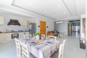 New Spacious Apartment 3 Bdr 2 Bth Bugibba